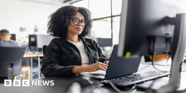 UK Unemployment Rate Edges Up to 5.1%, Young Workers Most Affected