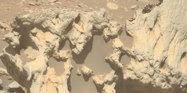 Perseverance Rover Discovers Unusual Rock Near Jezero Crater