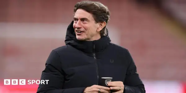 Pressure Mounts on Thomas Frank Following Arsenal Cup Incident Amid Spurs' Struggles