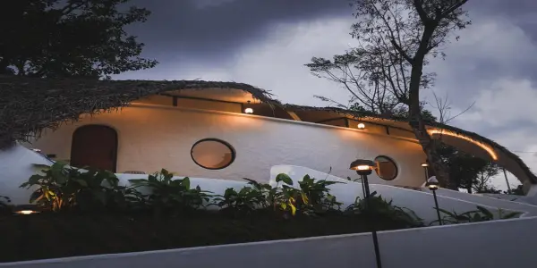 Exploring India's Innovative Eco-Retreat Crafted from Earth and Ingenious Design