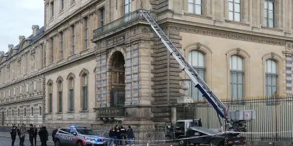 German Company Behind Lift Used in Louvre Heist Gains Viral Attention