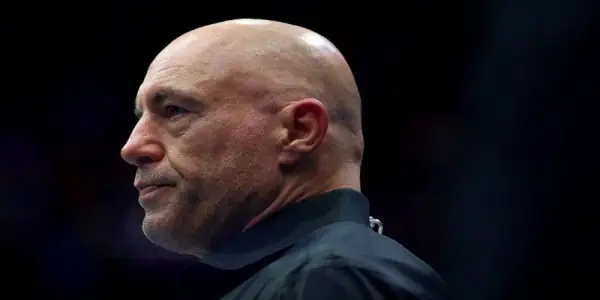 Joe Rogan's Podcast Takes the Top Spot in Apple Rankings