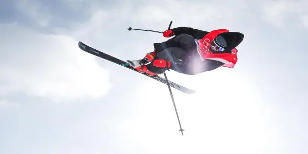 China Vanke to Divest Ski Resort Operations Amid Financial Struggles