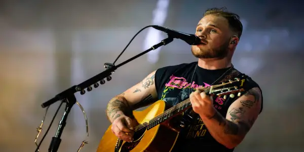 Zach Bryan's Latest Track Critiques ICE, Reflects on America's Challenges