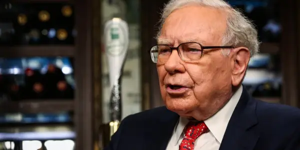 Surge in 'Warren Buffett Indicator' Signals Market Overvaluation Amid Economic Uncertainty