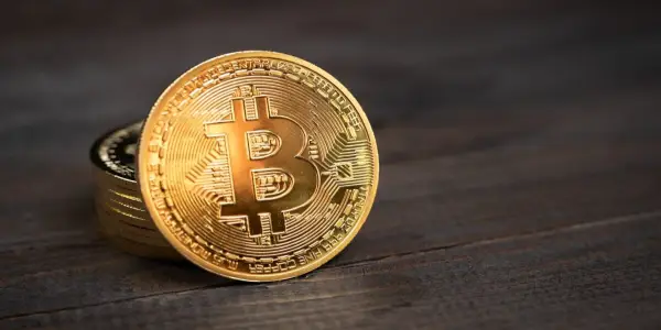 Bitcoin Experiences Significant Drop Amid Fed Uncertainty