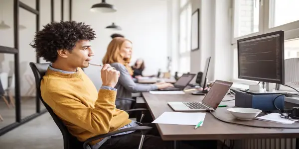 Emerging Workplace Phenomenon 'Quiet Cracking' Draws Attention as AI Offers Support