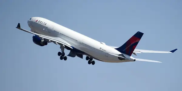 FAA Probes Near-Miss Incident Involving Delta and Cape Air Flights at Logan Airport