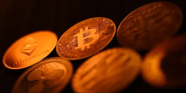 Cryptocurrency Market Experiences Swift Decline Amid Renewed Trade Tensions