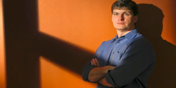 Michael Burry Closes Hedge Fund Amid Concerns Over AI Market Valuations